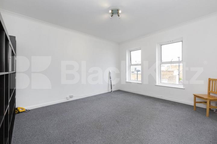  2 bedroom property close to amenities and dalston overground Dalston Lane, Dalston